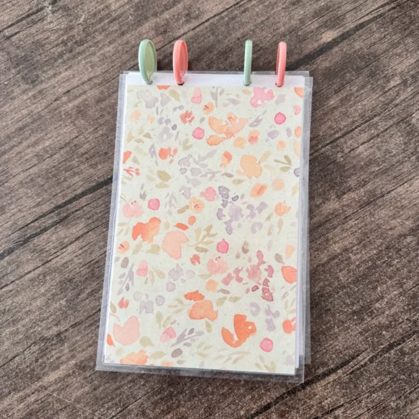cuaderno de discos media carta, cuaderno con discos intercambiables, libreta personalizable media carta, planner de discos pequeño, cuaderno práctico media carta, libreta elegante con discos, cuaderno moderno compacto