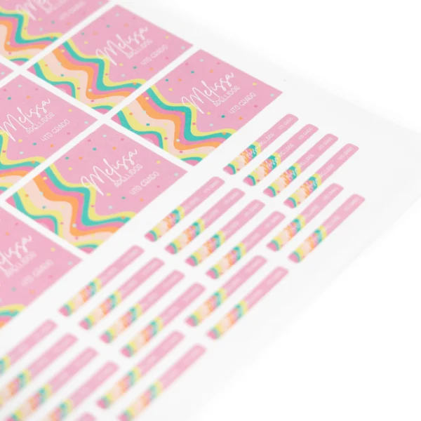 stickers escolares personalizados, etiquetas nombre niña, kit escolar retro, stickers ondas pop, etiquetas personalizadas colegio, stickers de colores, kit escolar rosa, adhesivos para útiles, stickers back to school