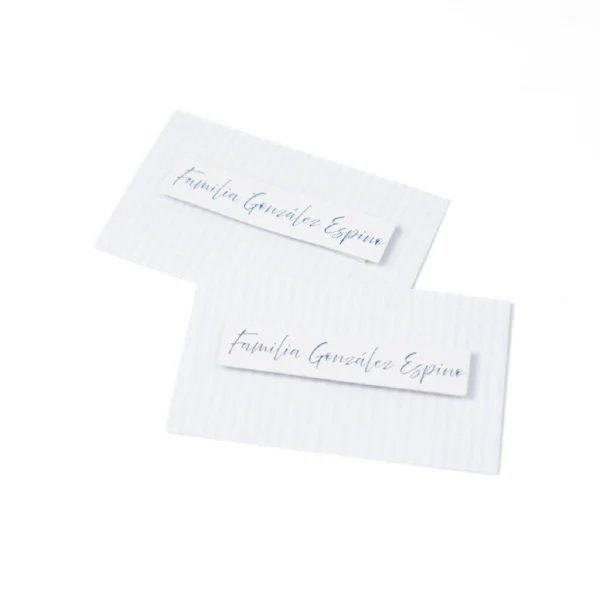 tarjeta doble 3d, tarjeta relieve simple, papelería rayas minimalista, tarjeta díptico sin foil, tarjeta nombre en relieve, papelería limpia