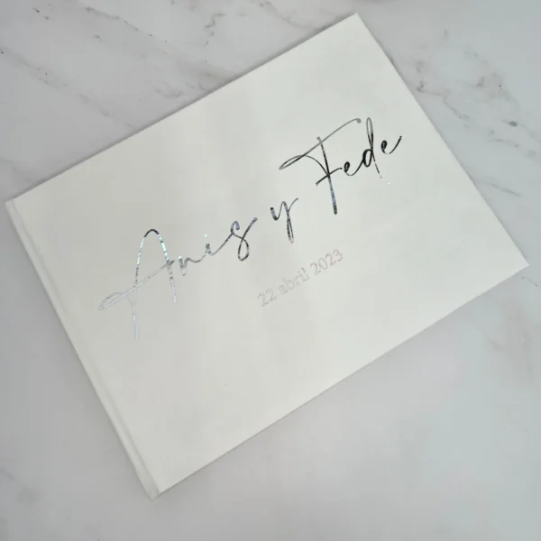 Guestbook cosido personalizado Libro de invitados cosido Guestbook boda elegante Guestbook con foil Guestbook con foto portada Guestbook premium Libro de firmas encuadernado Guestbook con apellidos Guestbook con fotos y mensajes Recuerdo elegante de boda