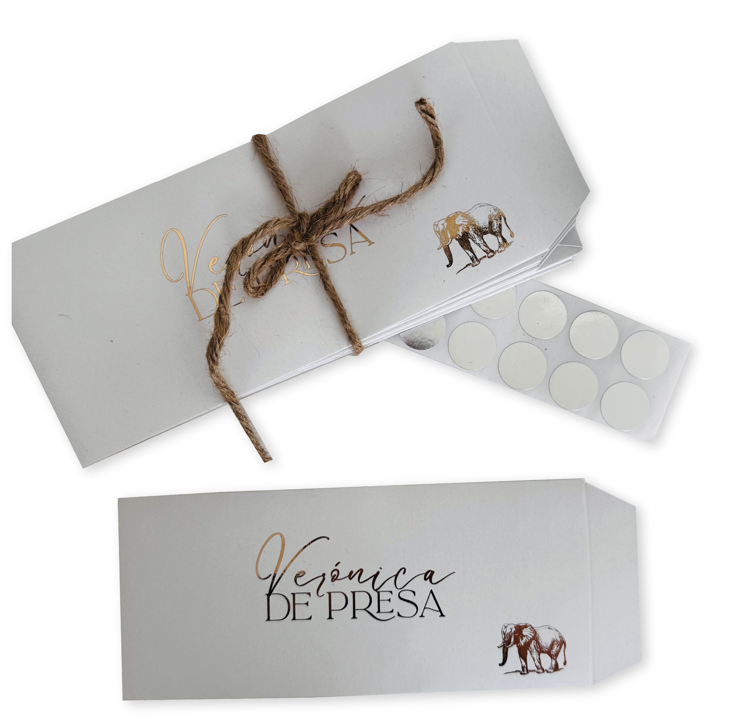 Sobres para invitaciones elegantes Papelería de lujo con foil dorado Sobres con logo en rose gold Impresión de foil metálico en sobres Sobres rectangulares para bodas Papelería personalizada premium Tarjetería con foil plateado